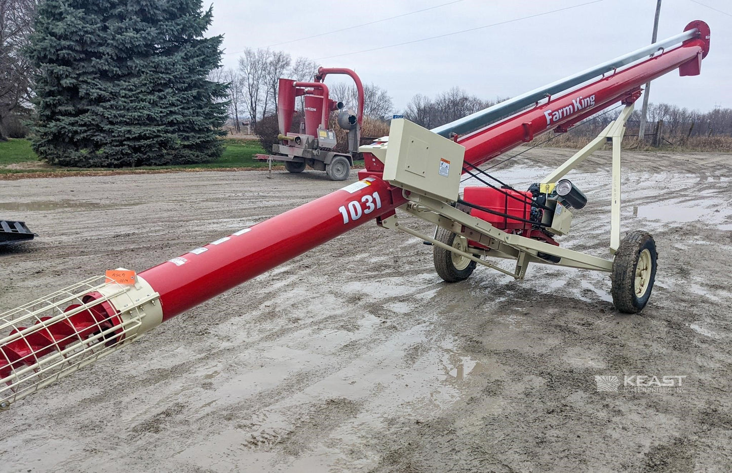 Farm King Conventional Auger | Model 1031 | Tube Width 10" | Wheel track 6' 0" | Electric Horsepower 15 HP | For Tractors