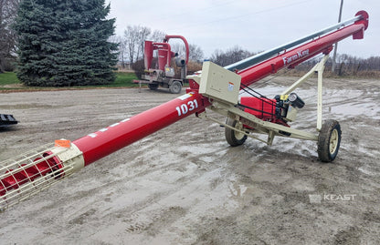 Farm King Conventional Auger | Model 1031 | Tube Width 10" | Wheel track 6' 0" | Electric Horsepower 15 HP | For Tractors