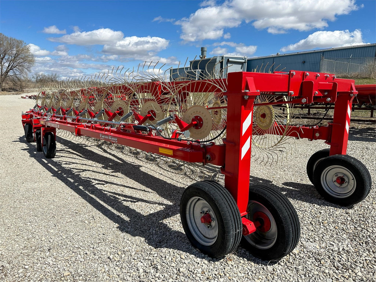 Farm King Easy Rakes Superstar | ERS-18 Model | Working width 35' | Weight 7,198 Lbs | For Tractors