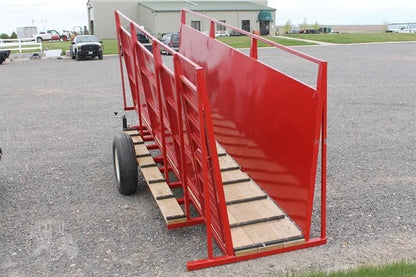 Global Equipment Palco Loading Chute | Portable Cattle Chute | Width 32" | Horsepower‑Ready Operation | For Ranch & Feedlot