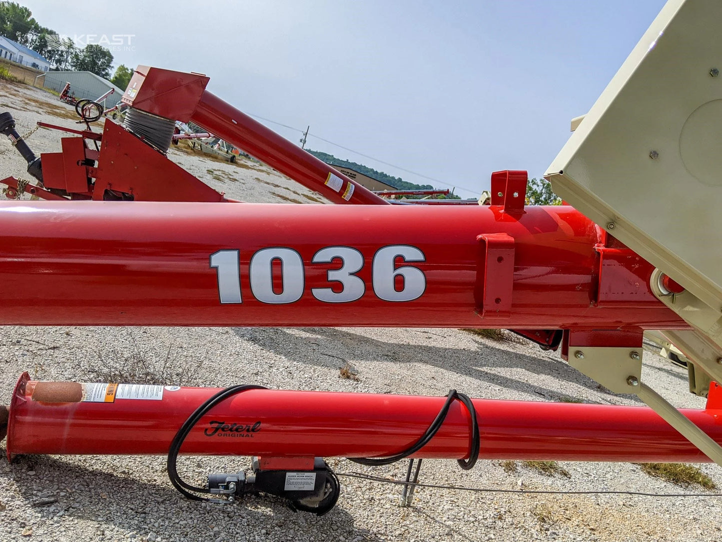 Farm King Conventional Auger | Model 1036 | Tube Length 36' | Wheel track 6' 6" | Electric Horsepower 17 HP | For Tractors