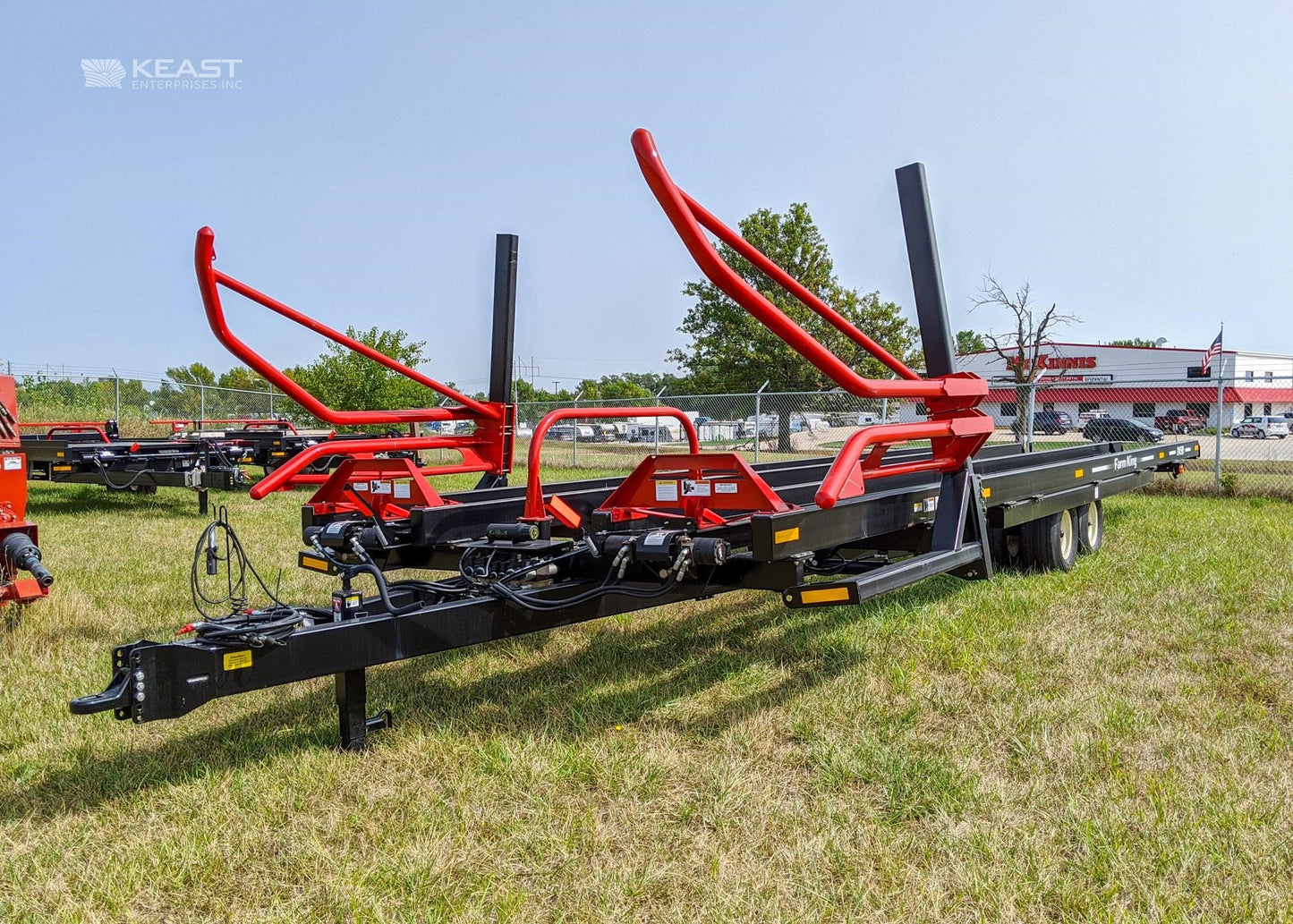 Farm King Round Bale Carrier | Model 2450 | Horsepower 80 HP | Tires Capacity 4,680 lb  | For Tractors