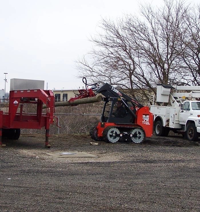 Ez Spot UR Attachment Double Pole Claw | Model EZ-0008 | Jaw Opening 14" | 20–30 GPM | 3–5 Tons | For Skid Steer, Compact Track Loaders, Wheel Loaders, Excavators, Mini Excavators, Telehandlers & Backhoes