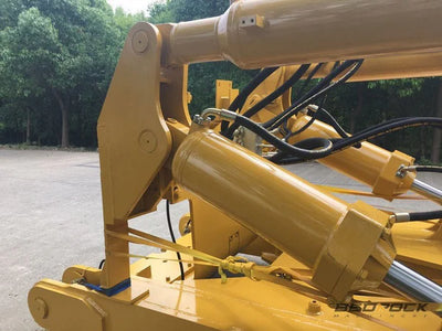 Bedrock Attachments Lift Cylinder Right | Model 1926445B | Weight 246kg | For Bulldozer