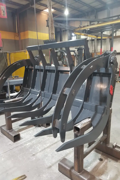 Solesbee’s | Top Clamp Loader Rake | Models SEIR Series | Width 93" To 120" Inches | Hydraulic Clamp | High-Strength Alloy Steel Teeth | For Loaders