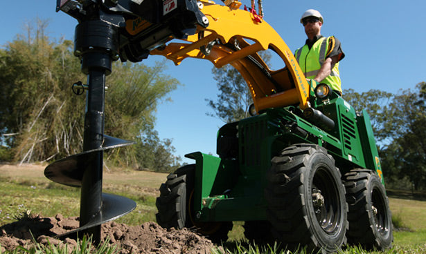 Kanga 7-Series DT725 Diesel Powered Mini Loader | Overall Width 40.9" | Kubota D902 Diesel Engine