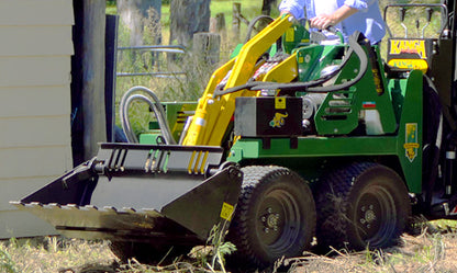 Kanga 6-Series DW625 Diesel Powered Compact Loader | Overall Width 40.6" | Kubota D902 Diesel Engine