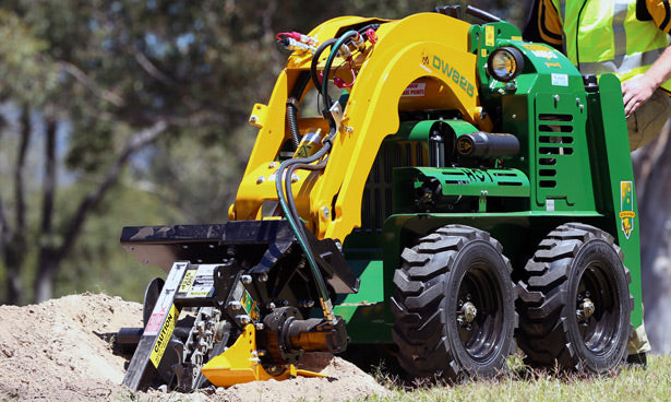 Kanga 7-Series DT725 Diesel Powered Mini Loader | Overall Width 40.9" | Kubota D902 Diesel Engine