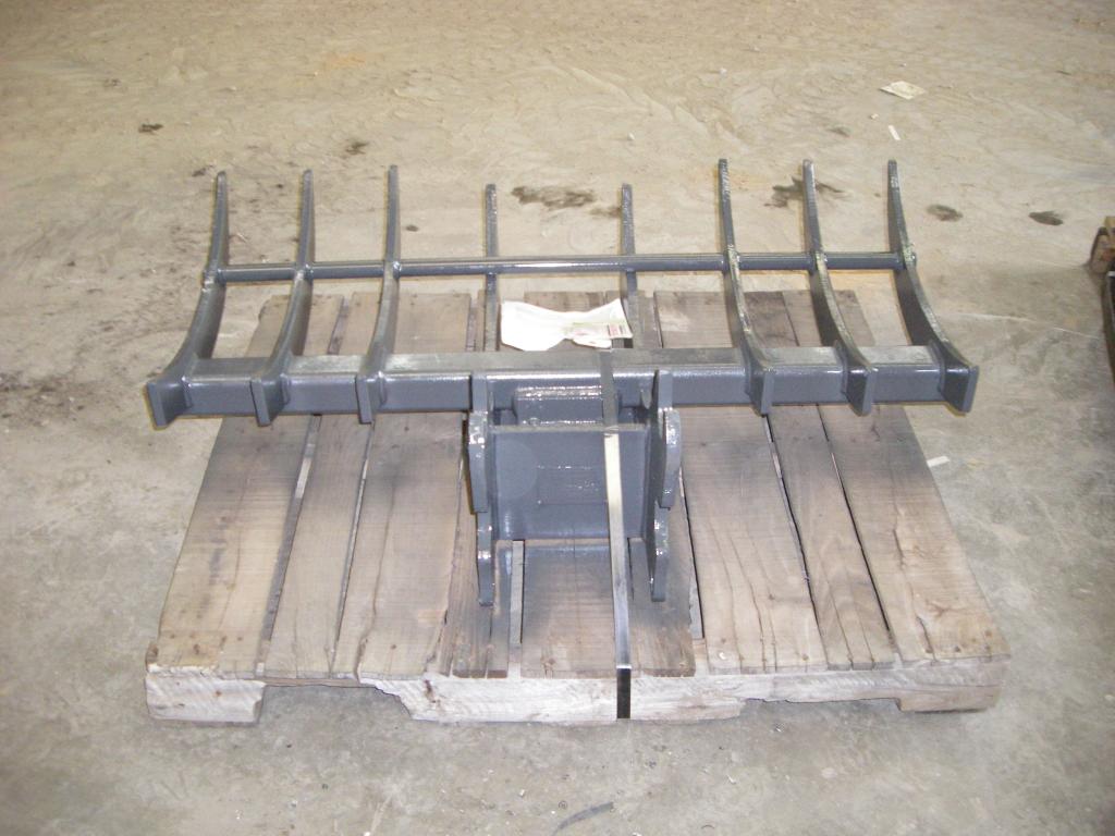 IS ATTACHMENT AR400 STEEL TREE STUMPER AND RAKE FOR 650 LBS SMALL/MINI EXCAVATOR