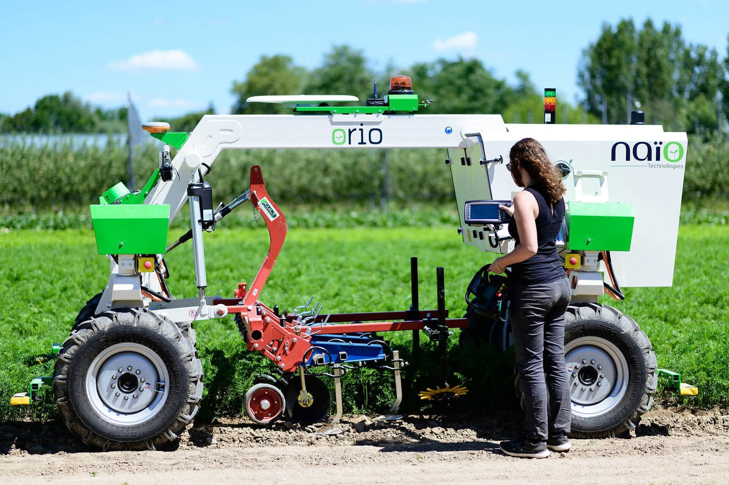 NaioTechnologies Orio Autonomous Tool Carrier for Vegetables and Industrial Crops | High-Precision Weeding | GNSS RTK Guidance | Up to 6 Batteries