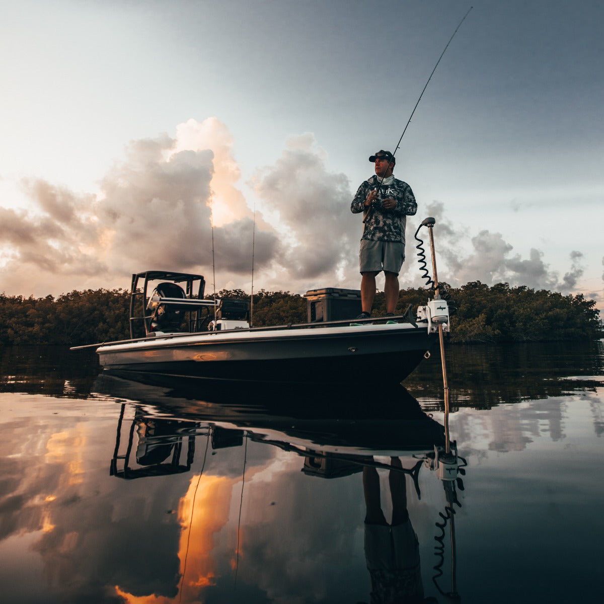 Power Pole | Trolling Motor | Move PV | Brushless Motor | 72” Shaft | 78 - 100 lbs Thrust | 24V - 36V | Saltwater & Freshwater Bow-Mount