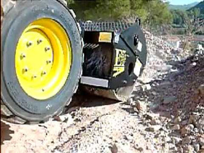 EI Attachments Vibratory Roller Smooth | Width 60" & 68" Working Width | Hydraulic Flow 10-18.5 GPM | For Skid Steer