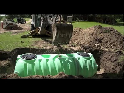 Norwesco 6500 Gallon Plastic Vertical Water Storage Tank in Black & Green