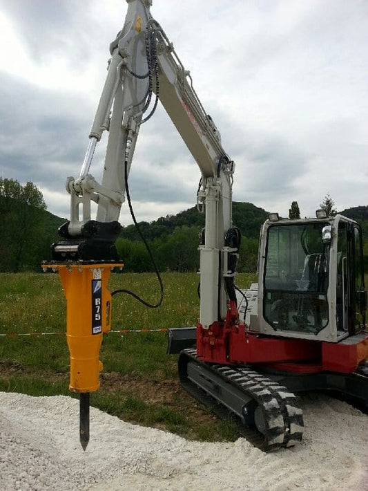Arrowhead | Rockdrill’s Hydraulic Hammers | R Range Series | Tool Diameter 90–155mm | Machine Size 0.7–39 Tons | For Excavators