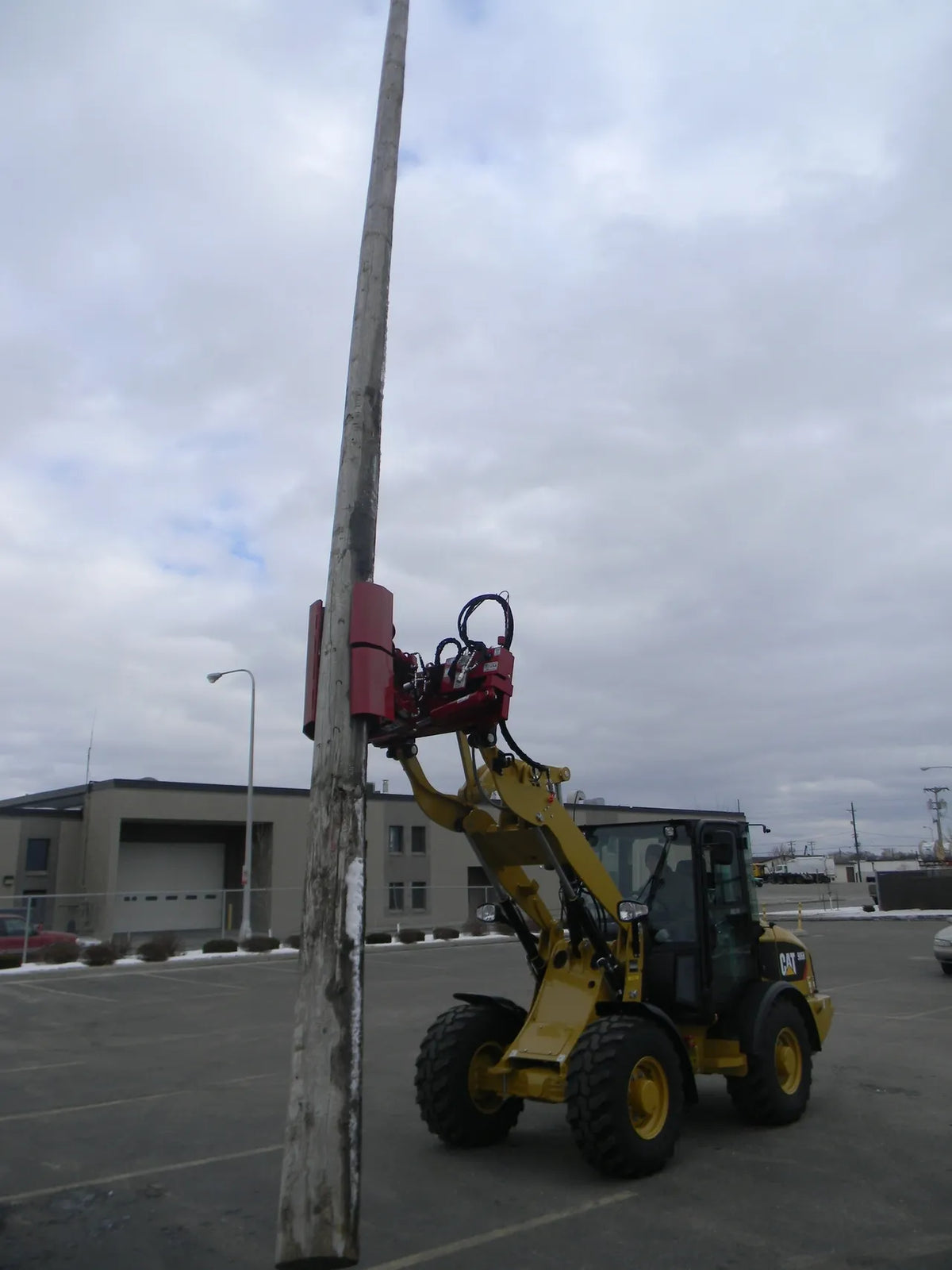 Ez Spot Ur Attachment Heavy Duty Pole Setter | Model EZ-HD08 | Jaw Opening 21" | 20–30 GPM | 3–5 Tons | For Skid Steer, Compact Track Loaders, Wheel Loaders, Excavators, Mini Excavators, Telehandlers & Backhoes