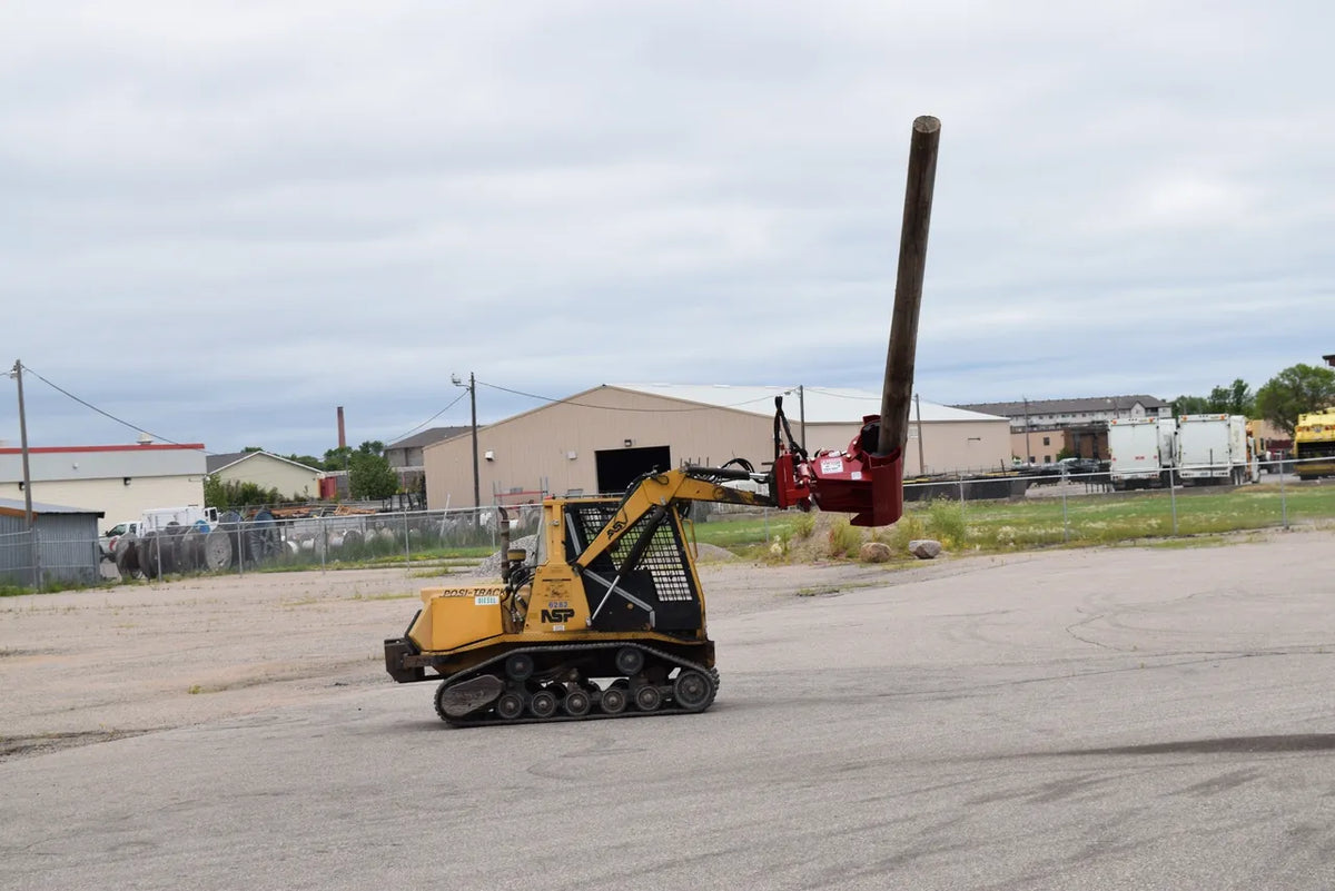 Ez Spot Ur Attachment Heavy Duty Pole Setter | Model EZ-HD08 | Jaw Opening 21" | 20–30 GPM | 3–5 Tons | For Skid Steer, Compact Track Loaders, Wheel Loaders, Excavators, Mini Excavators, Telehandlers & Backhoes