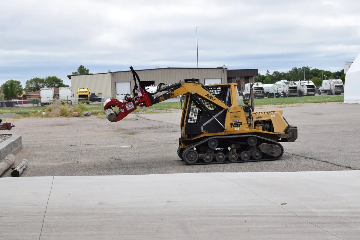 Ez Spot Ur Attachment Heavy Duty Pole Setter | Model EZ-HD08 | Jaw Opening 21" | 20–30 GPM | 3–5 Tons | For Skid Steer, Compact Track Loaders, Wheel Loaders, Excavators, Mini Excavators, Telehandlers & Backhoes