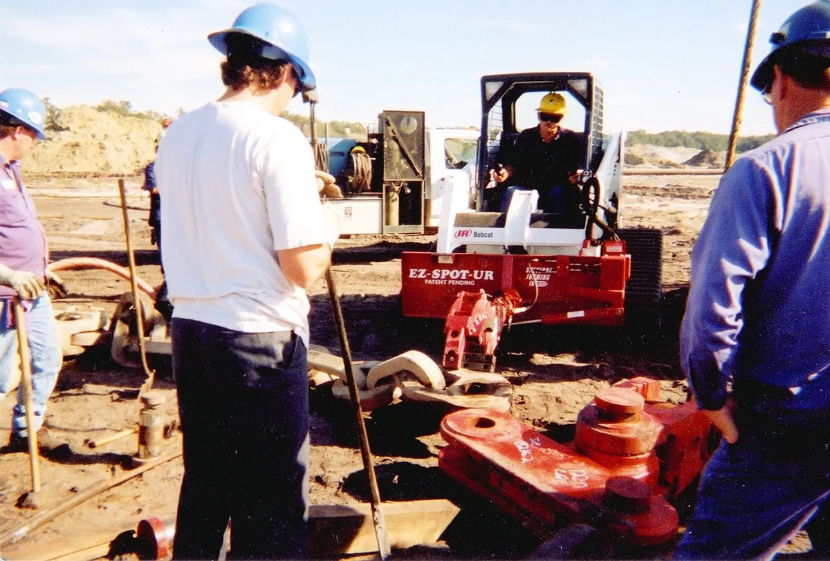 Ez Spot UR Attachment 3 Finger Rock & Tree Hand | Model EZ-0010 | 20–30 GPM | 3–5 Tons | For Skid Steer, Compact Track Loaders, Wheel Loaders, Excavators, Mini Excavators, Telehandlers & Backhoes
