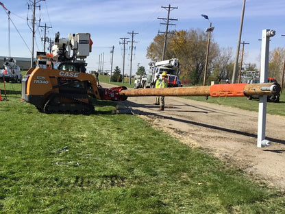 Ez Spot Ur Attachment Heavy Duty Pole Setter | Model EZ-HD08 | Jaw Opening 21" | 20–30 GPM | 3–5 Tons | For Skid Steer, Compact Track Loaders, Wheel Loaders, Excavators, Mini Excavators, Telehandlers & Backhoes