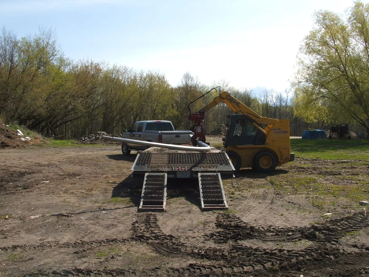 Ez Spot Ur Attachment Heavy Duty Pole Setter | Model EZ-HD08 | Jaw Opening 21" | 20–30 GPM | 3–5 Tons | For Skid Steer, Compact Track Loaders, Wheel Loaders, Excavators, Mini Excavators, Telehandlers & Backhoes