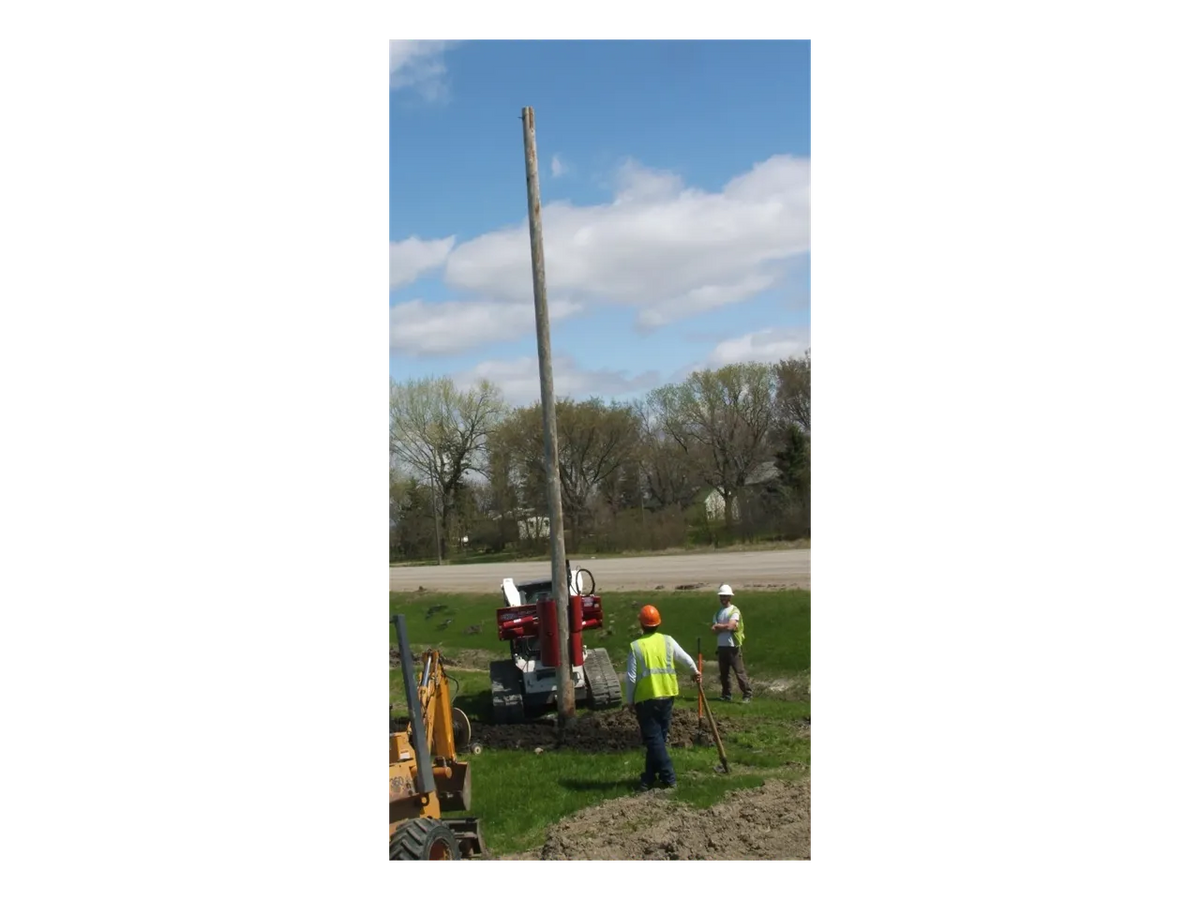 Ez Spot Ur Attachment Heavy Duty Pole Setter | Model EZ-HD08 | Jaw Opening 21" | 20–30 GPM | 3–5 Tons | For Skid Steer, Compact Track Loaders, Wheel Loaders, Excavators, Mini Excavators, Telehandlers & Backhoes