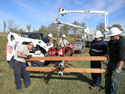 Ez Spot Ur Attachment Heavy Duty Pole Setter | Model EZ-HD08 | Jaw Opening 21" | 20–30 GPM | 3–5 Tons | For Skid Steer, Compact Track Loaders, Wheel Loaders, Excavators, Mini Excavators, Telehandlers & Backhoes