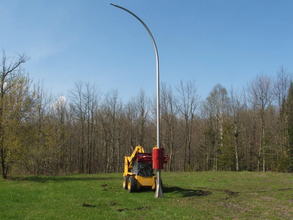 Ez Spot Ur Attachment Heavy Duty Pole Setter | Model EZ-HD08 | Jaw Opening 21" | 20–30 GPM | 3–5 Tons | For Skid Steer, Compact Track Loaders, Wheel Loaders, Excavators, Mini Excavators, Telehandlers & Backhoes
