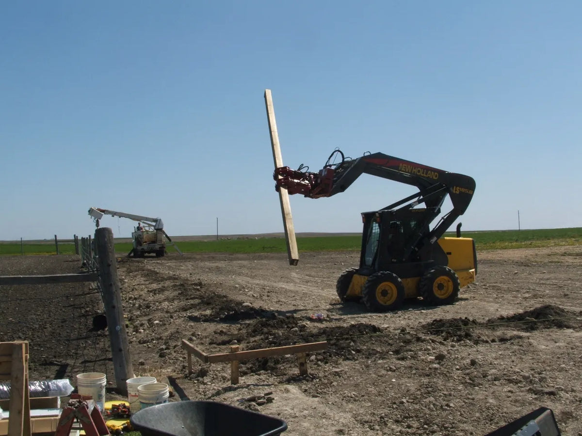 Ez Spot UR Attachment Double Pole Claw | Model EZ-0008 | Jaw Opening 14" | 20–30 GPM | 3–5 Tons | For Skid Steer, Compact Track Loaders, Wheel Loaders, Excavators, Mini Excavators, Telehandlers & Backhoes