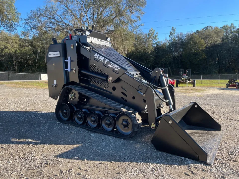 KRT Equipment Compact Track Loader | Model ST 900 HD | Loading Capacity 1,102 Lbs | 25 HP | For Mini Skid Steer