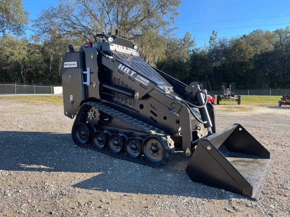 KRT Equipment Compact Track Loader | Model ST 900 HD | Loading Capacity 1,102 Lbs | 25 HP | For Mini Skid Steer