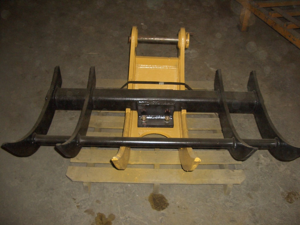 IS ATTACHMENT AR400 STEEL TREE STUMPER AND RAKE FOR 650 LBS SMALL/MINI EXCAVATOR