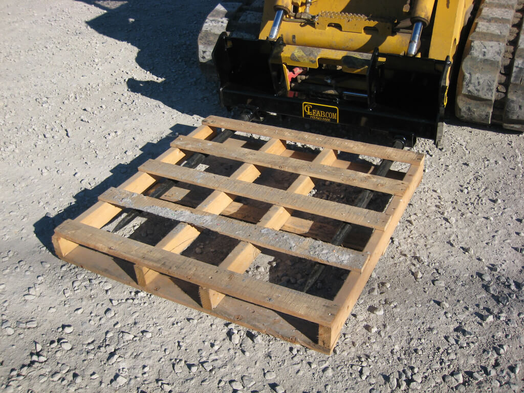 CL Fabrication EZ Bale Spears | Width 60"-102" inches | Oil Flow Range 15-25 GPM | For Skid Steer Loaders
