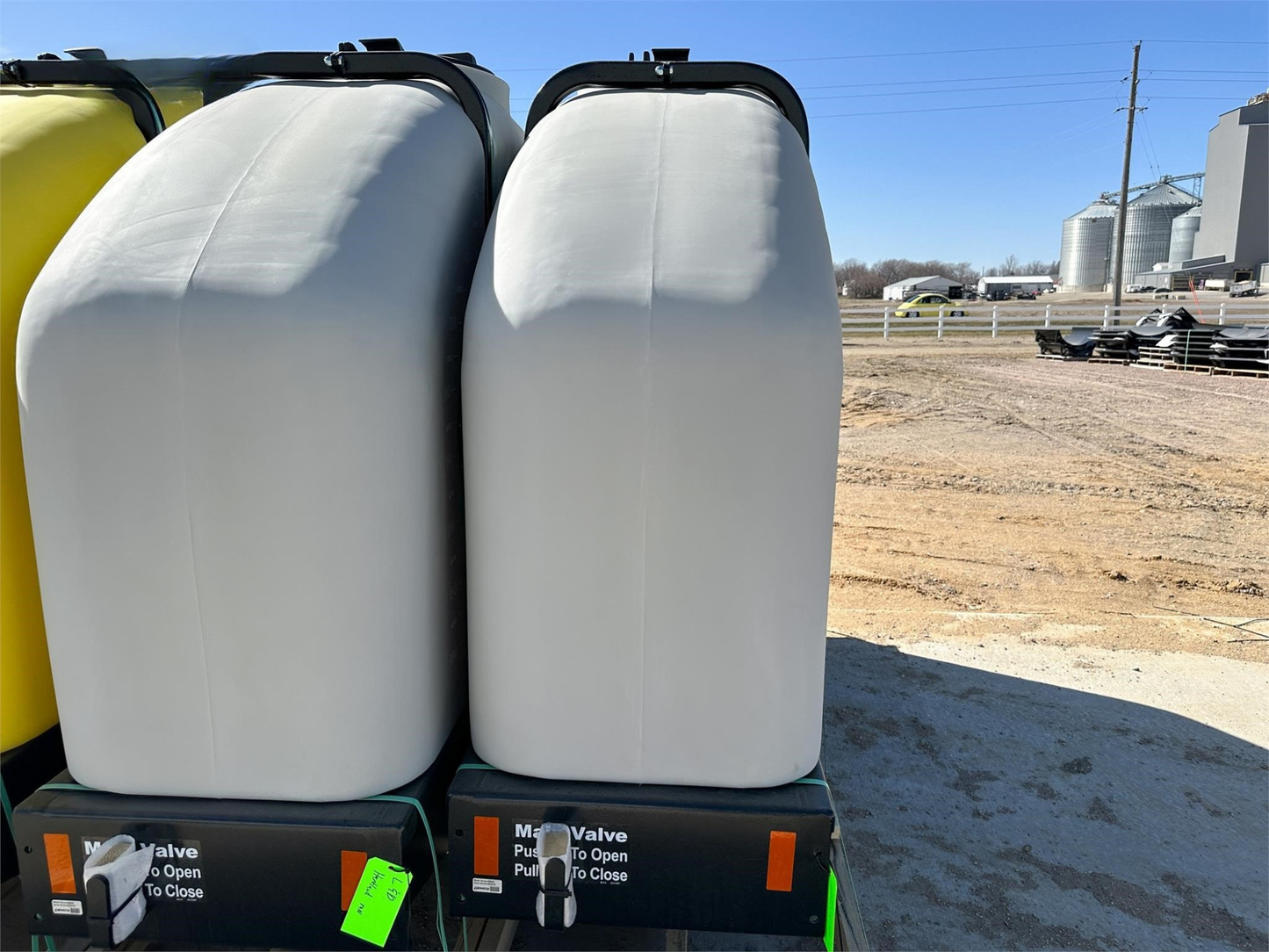 Demco SideQuest Fertilizer Tanks | Model 1000 Gallon | 40" Wide Row Spacing | For Tractors