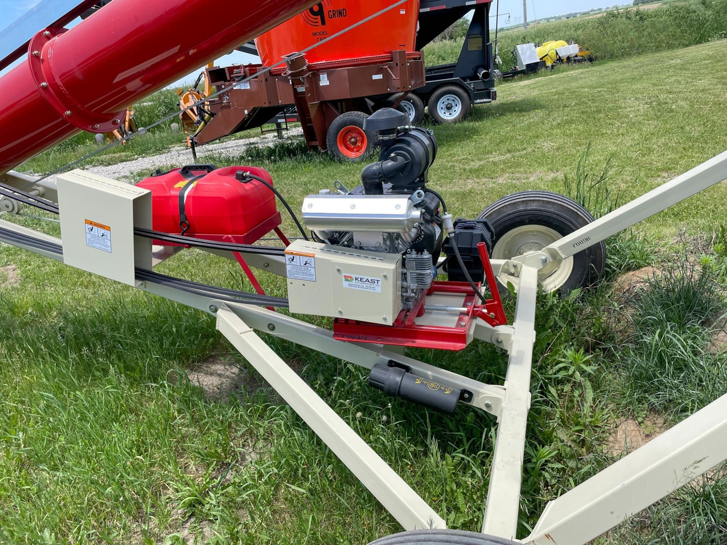 Farm King Conventional Auger | Model 1336 | Tube Width 13" | Electric Horsepower 22 HP | For Tractors