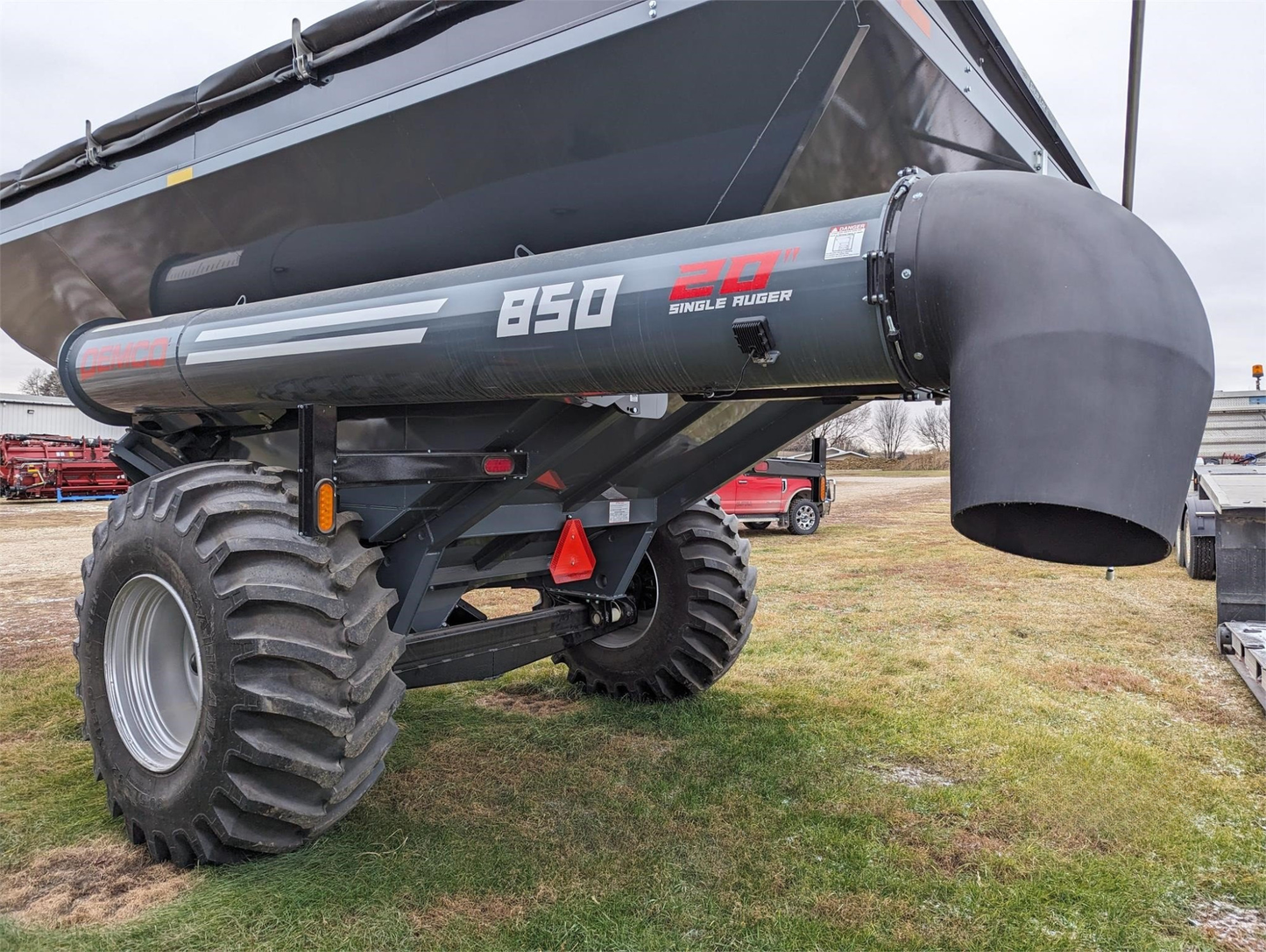 Demco Single Auger Grain Cart | Model 850 |  Width 120" | Horsepower 175+ HP | Hub Size 10 Bolt | For Tractors