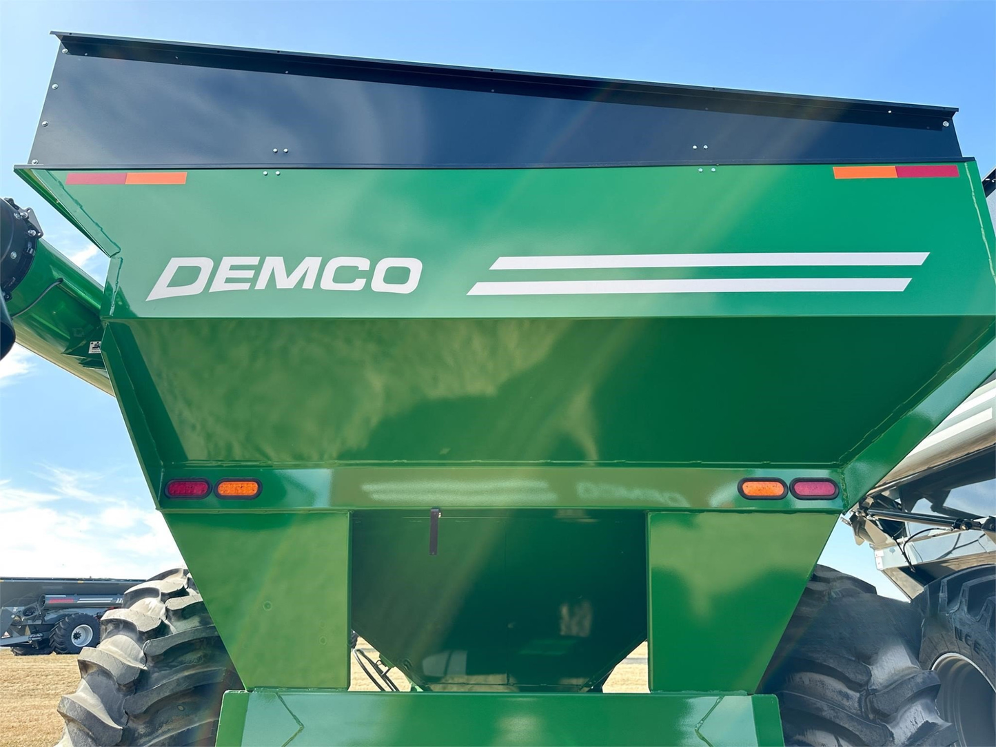 Demco Single Auger Grain Cart | Model 750 | Total Weight 8,220 lbs | Horsepower 150+ HP | Hub Size 10 Bolt | For Tractors