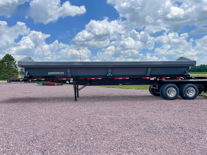 Demco Triple Axle Side Dump Trailers | Tub Length 37 ft | Capacity 24.5 cu yd | Composition Aluminium / Steel | For Tractors