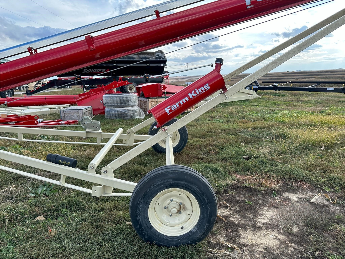 Farm King Conventional Auger CX Series | Model CX2-1041 | Tube Width 10" | Recommended Horsepower 28 HP | For Tractors