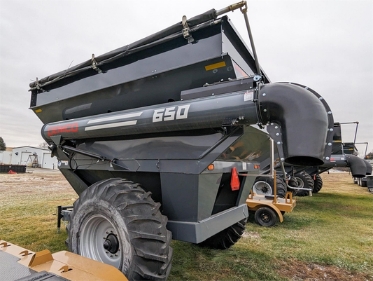 Demco Single Auger Grain Cart | Model 650 | Total Weight 7,560 lbs | Horsepower 150+ HP | Hub Size 10 Bolt | For Tractors