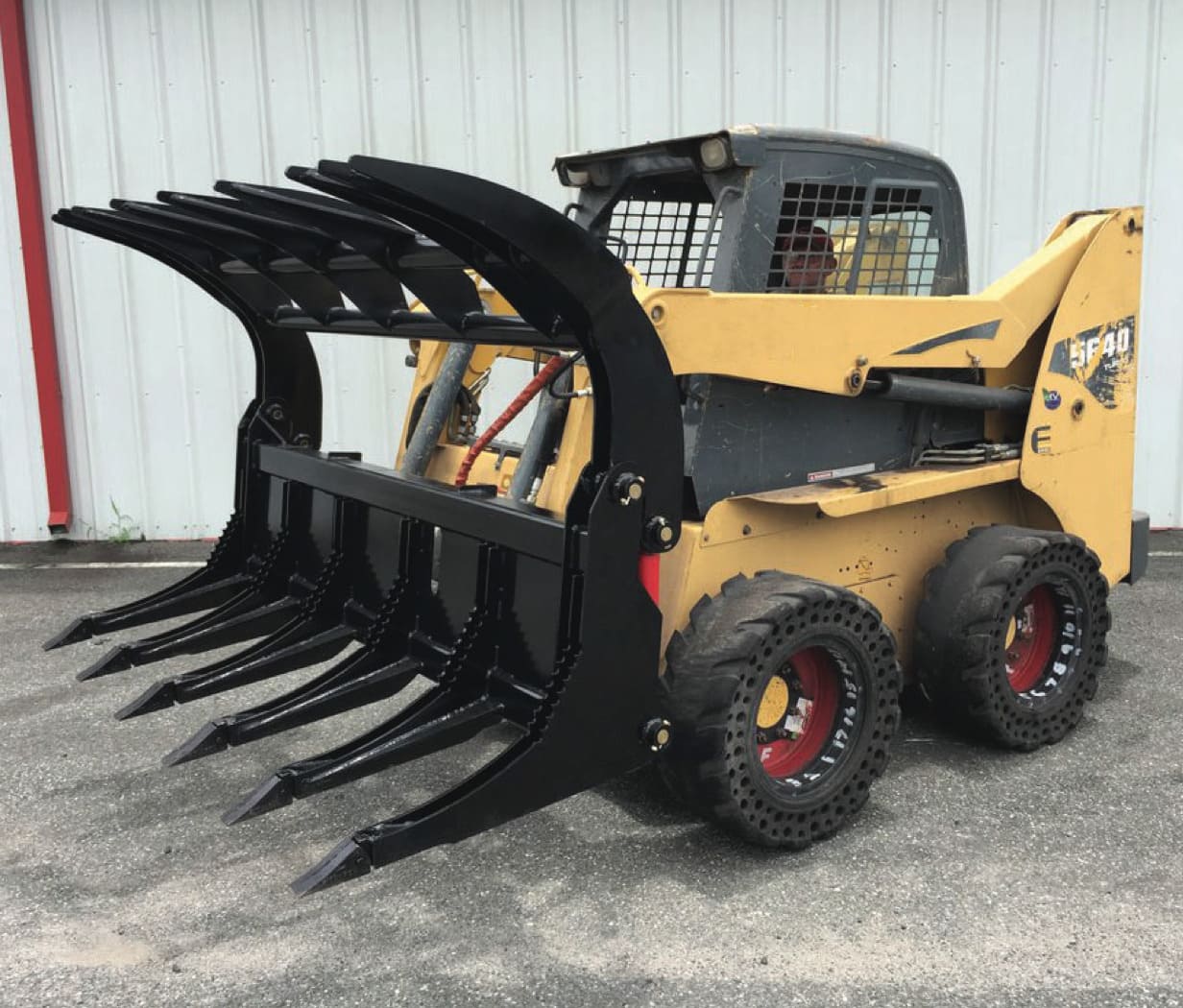 McLaren Industries Rake Grapple Severe Duty | Model 60X100X68, 60X100X76 & 60X100X86 | Width 68" To 86" | 15 To 25 GPM | For Skid Steer