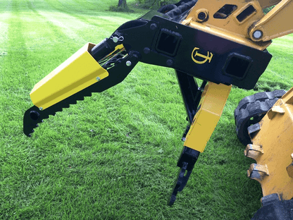 CL Fabrication EZ Puller Grapple/Guard | Width 48" inches | Oil Flow Range 15-25 GPM | For Skid Steer