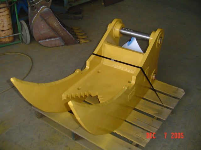 IS ATTACHMENT AR400 STEEL TREE STUMPER AND RAKE FOR 24000 TO 60000 LB EXCAVATOR