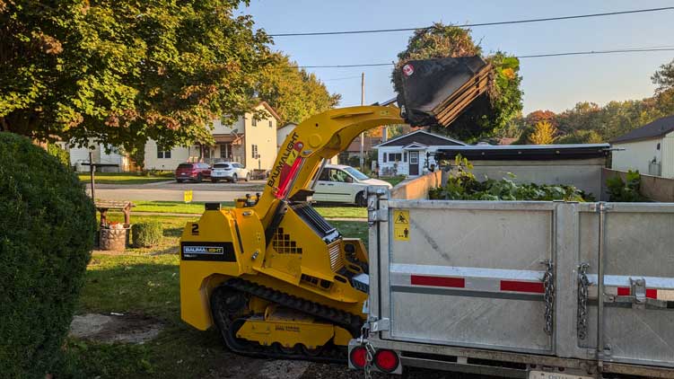 Baumalight Mini Track Loader | Model TRL630Y | Width 40" | Yanmar 22.8 HP | 2-Speed | 10.5 GPM