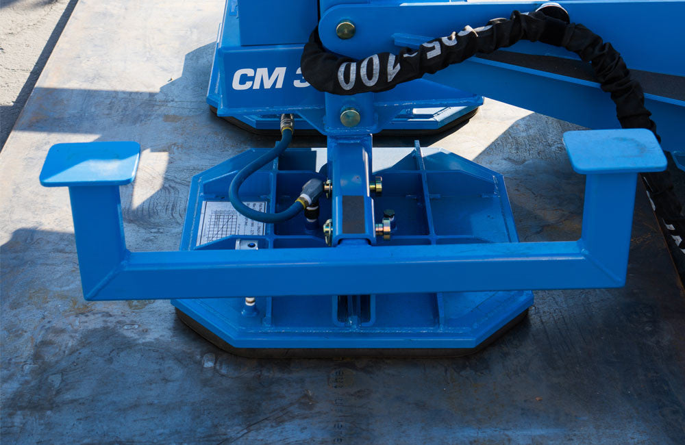 Vacuworx Compact Modular Vacuum Lifting System | Model CM 3 | Width 23" | Lift Capacity 6,600 lb | 10 GPM | For Skid Steer & Track Loader
