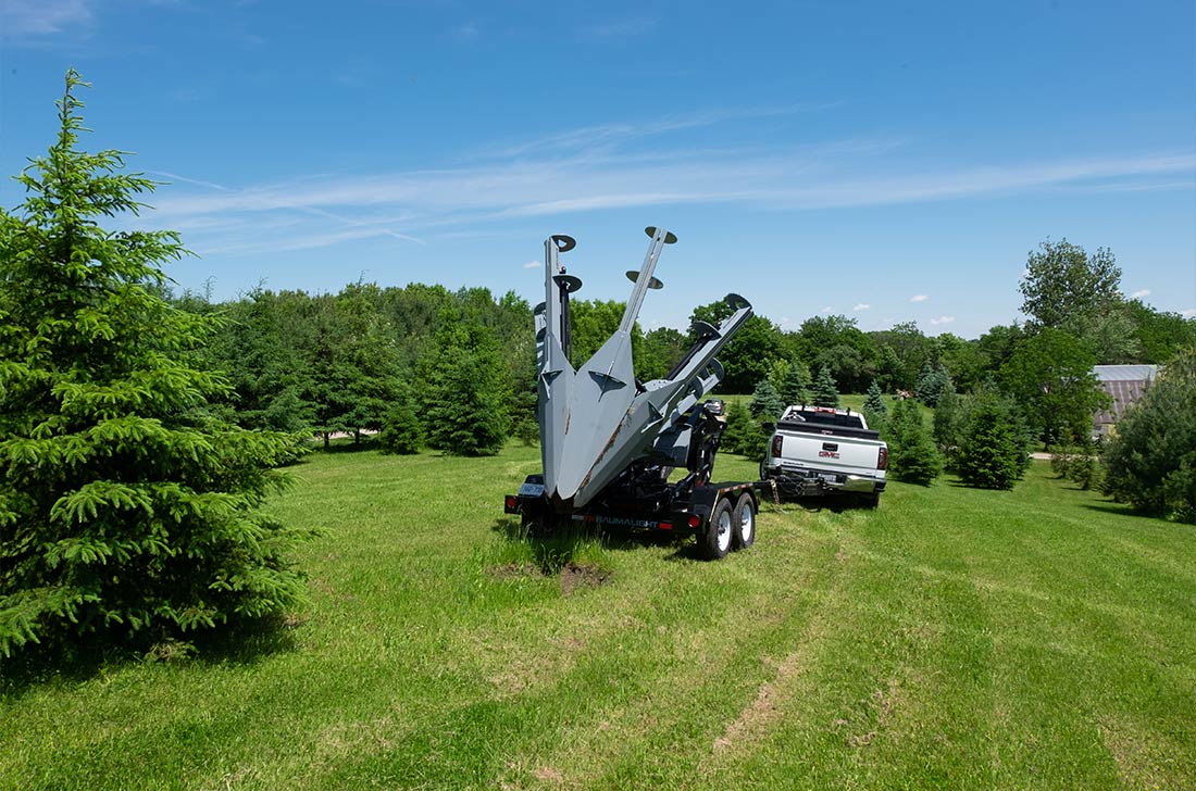 BAUMALIGHT TR330 Trailer Mounted Tree Spade-With Self Contained Hydraulic Power Pack 30" ROOT BALL Pull Type