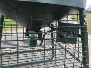 Outback Wildlife Top Gun 360 Degree Corn Distribution Feeders With Eliminator