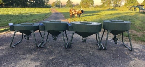 Outback Wildlife Baby-Back Low Profile 360° Corn Distribution with Eliminator Feeders