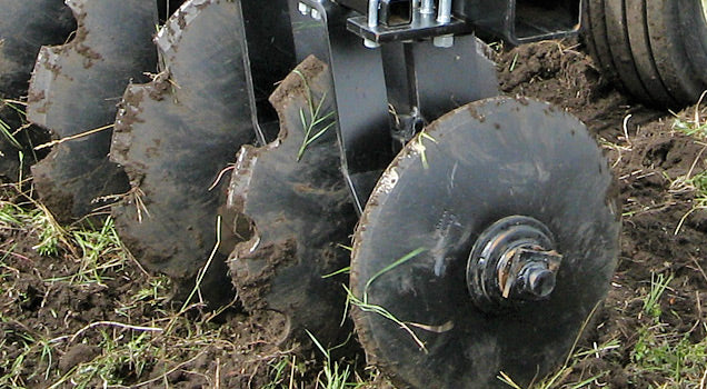 FARM KING DISC HARROW PULL TYPE 32'10" WORKING WIDTH For Tractor